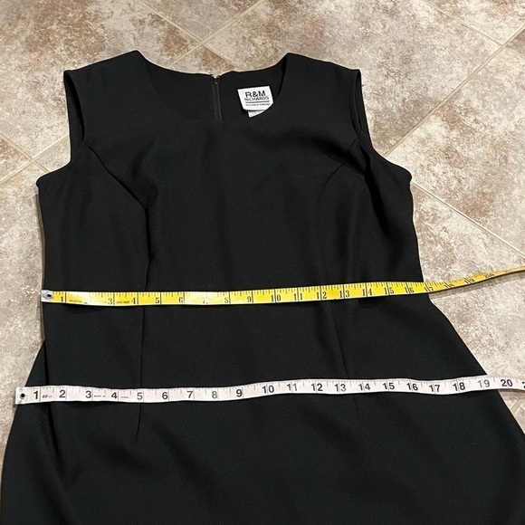 R & M Richards Karen Kwong Sleeveless Black Midi Dress Scoop Neck Sz 10 Stretchy - Picture 8 of 11